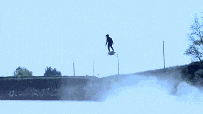 在光速進(jìn)步中的科技水平進(jìn)行對(duì)傳統(tǒng)理念的顛覆革命下，碳纖維將會(huì)像&ldquo;老前輩&rdquo;鋼鐵一樣得到廣泛的應(yīng)用，走入千千萬(wàn)萬(wàn)平民百姓的家